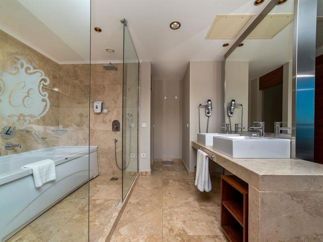 фотографии Commodore Elite Suites & Spa изображение №40