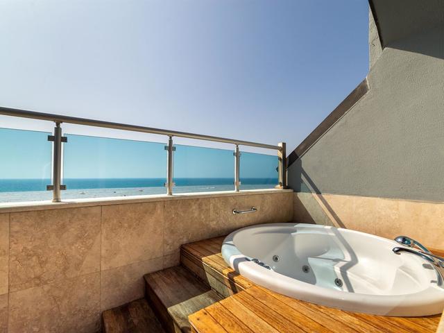 фото Commodore Elite Suites & Spa изображение №38