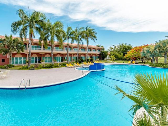 фото отеля Hodelpa Garden Suites (ex. Embassy Suites by Hilton Los Marlins Hotel & Golf Resort) изображение №1
