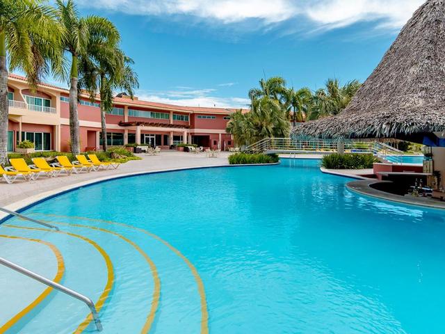 фотографии отеля Hodelpa Garden Suites (ex. Embassy Suites by Hilton Los Marlins Hotel & Golf Resort) изображение №19