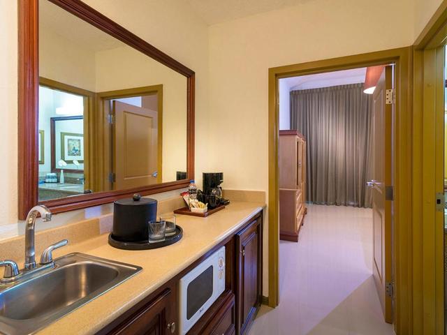 фото Hodelpa Garden Suites (ex. Embassy Suites by Hilton Los Marlins Hotel & Golf Resort) изображение №6