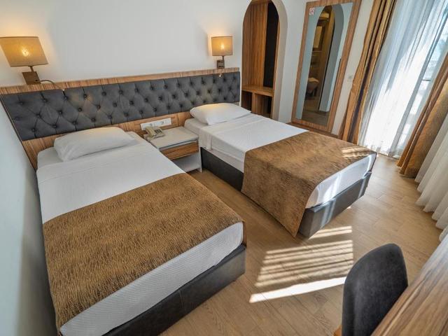 фото Kleopatra Celine изображение №22