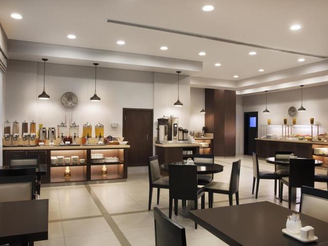 фото отеля Holiday Inn Express Dubai Safa Park изображение №13
