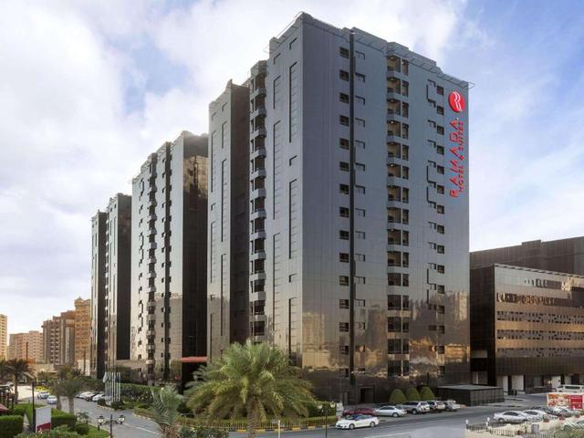 фото отеля Ramada Hotel & Suites by Wyndham Ajman изображение №1