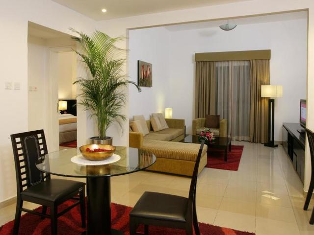 фотографии отеля Ramada Hotel & Suites изображение №7
