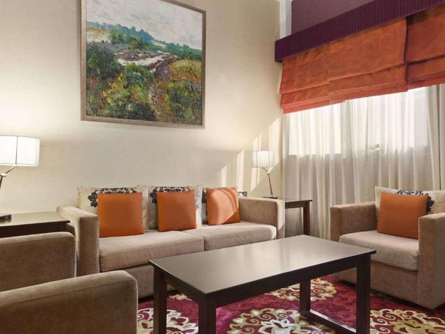 фото Ramada Hotel & Suites by Wyndham Ajman изображение №6
