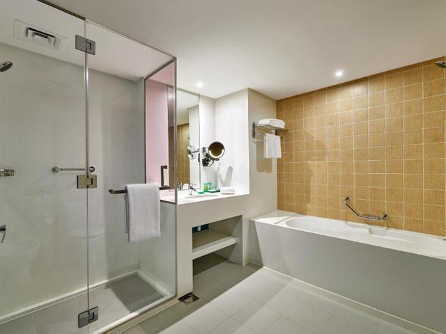 фото Ramada Hotel & Suites by Wyndham JBR (ex. Hawthorn Suites By Wyndham) изображение №30