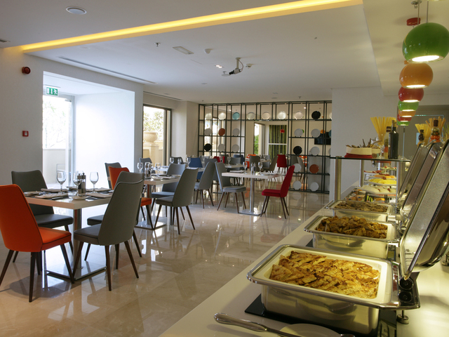 фотографии Ramada Hotel & Suites by Wyndham JBR (ex. Hawthorn Suites By Wyndham) изображение №16