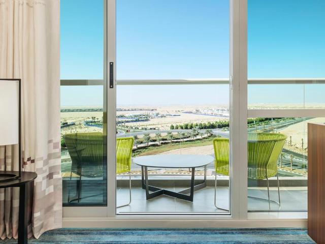 фото отеля Aloft Dubai South изображение №17