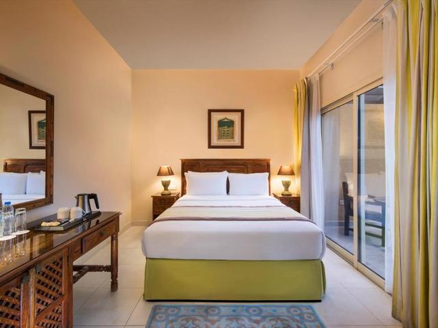 фото отеля Al Hamra Residence & Village изображение №21