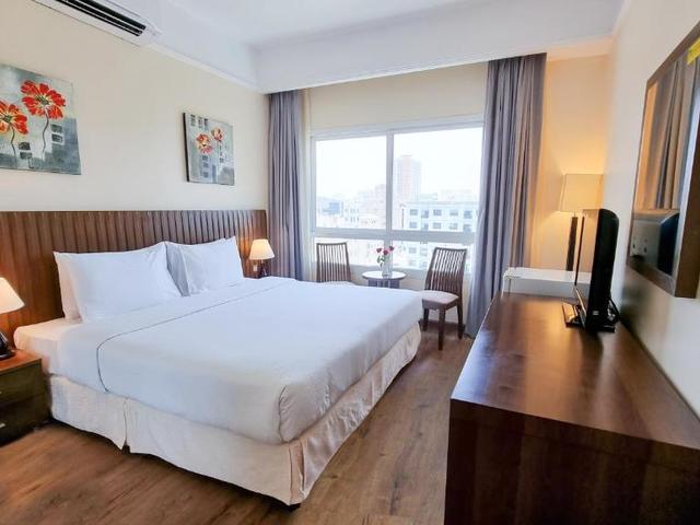 фото отеля Ramada by Wyndham Beach Hotel Ajman (ex. Landmark Suites Ajman; Coral Suites) изображение №9