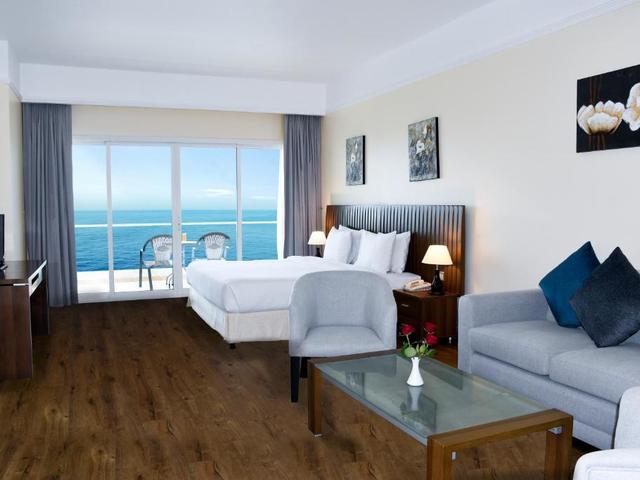 фотографии отеля Ramada by Wyndham Beach Hotel Ajman (ex. Landmark Suites Ajman; Coral Suites) изображение №7