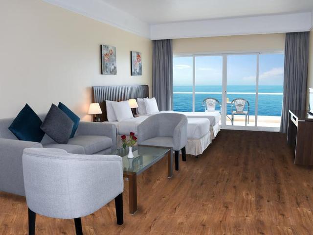 фото отеля Ramada by Wyndham Beach Hotel Ajman (ex. Landmark Suites Ajman; Coral Suites) изображение №5