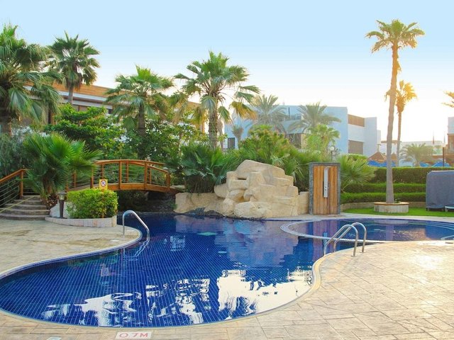 фото отеля Dubai Marine Beach Resort & Spa изображение №1