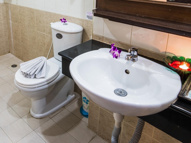 фото Hawaii Patong (ex. Azure Inn; Bed Time Patong; Tuana Yk Patong Resort) изображение №10