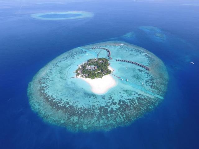 фото отеля Thulhagiri Island Resort & Spa изображение №13