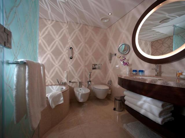 фотографии Crowne Plaza Dubai Deira (ex. Renaissance Dubai) изображение №60