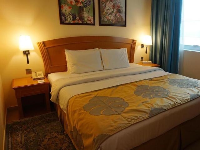 фотографии отеля Golden Tulip Sharjah изображение №7