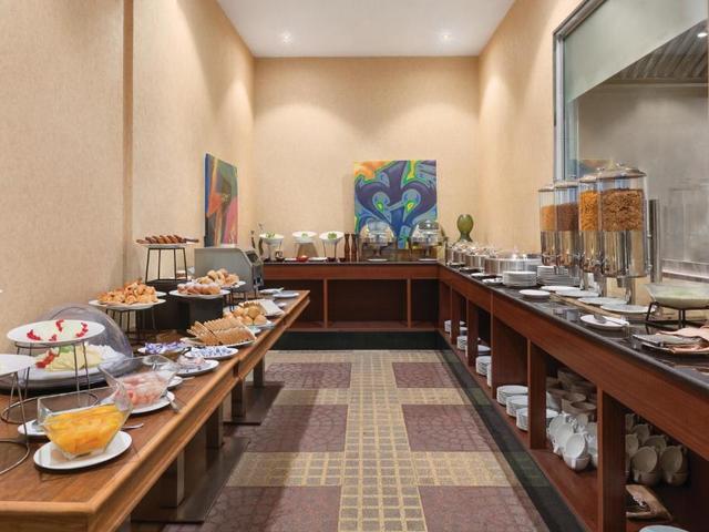 фото Mughal Suites (ех. One to One Mughal Suites; Ramada Hotel & Suites Ras Al Khaimah) изображение №22