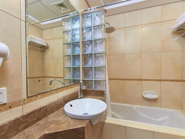 фото отеля Mughal Suites (ех. One to One Mughal Suites; Ramada Hotel & Suites Ras Al Khaimah) изображение №13