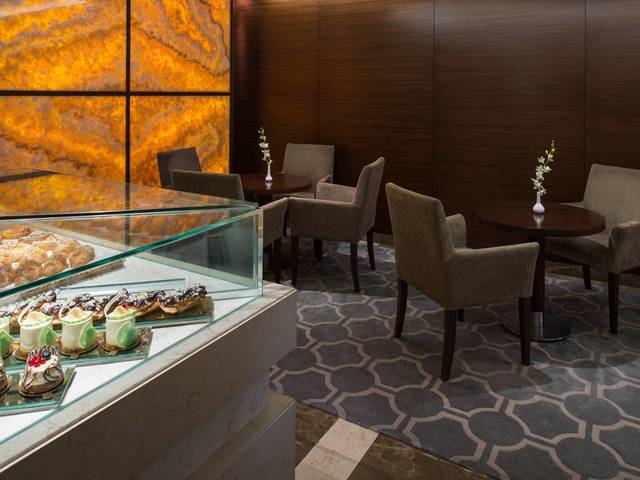 фото отеля Majestic City Retreat (ex. Majestic Hotel Tower) изображение №33