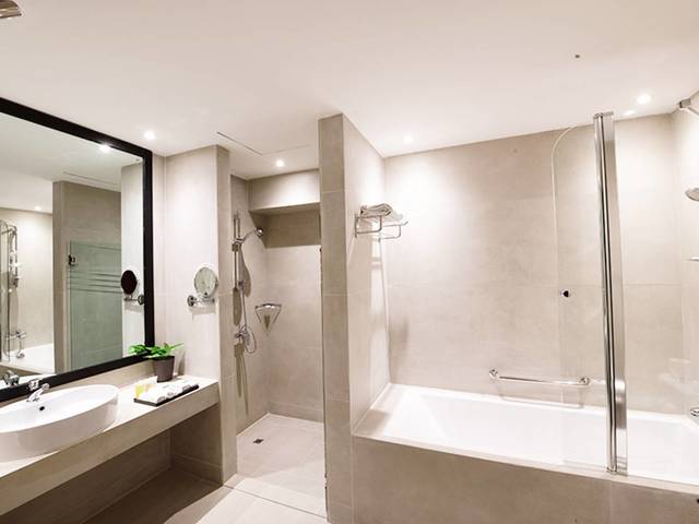 фото отеля Majestic City Retreat (ex. Majestic Hotel Tower) изображение №21