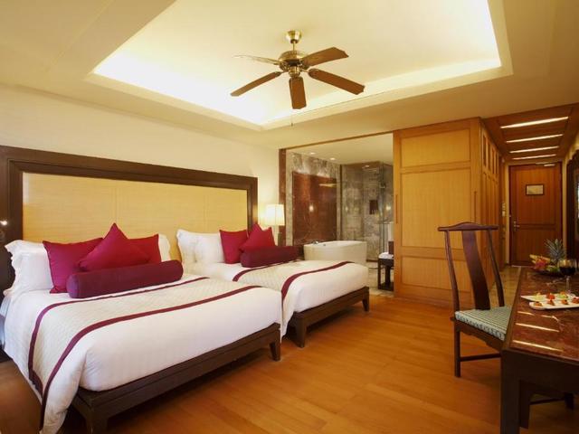 фото отеля Centara Grand Beach Resort Phuket изображение №13