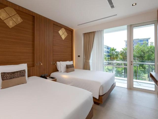 фотографии отеля Splash Beach Resort by Langham  (ex. Grand West Sands Resort & Villas; Centara West Sands Phuket) изображение №47