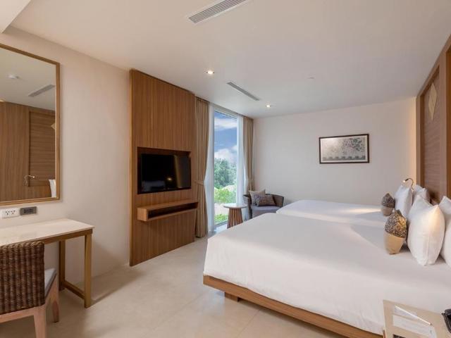 фото Splash Beach Resort by Langham  (ex. Grand West Sands Resort & Villas; Centara West Sands Phuket) изображение №42