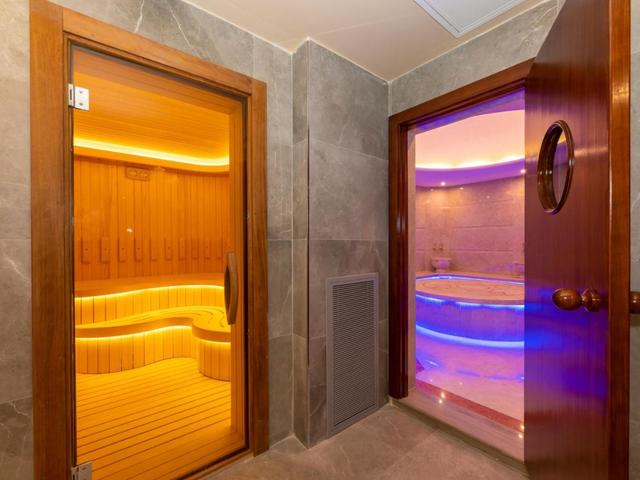 фото отеля Ramada By Wyndham Istanbul Pera (ex. The Peak Hotel) изображение №29