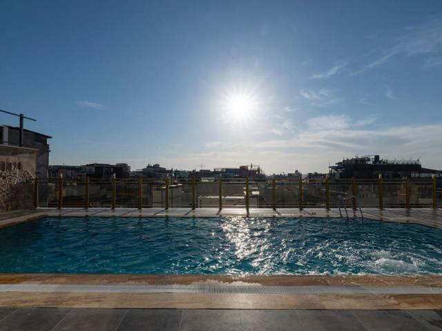 фото Ramada By Wyndham Istanbul Pera (ex. The Peak Hotel) изображение №22