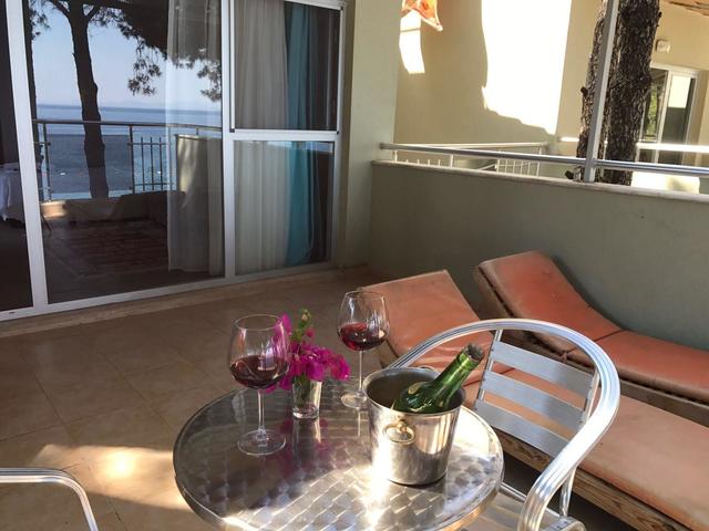 фото отеля Pine Beach Turunc	(ex.Dora Beach Turunc Hotel; Green Park Beach Hotel; Green Park Suites) изображение №33