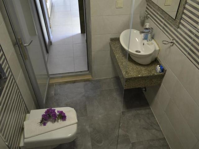 фото Pine Beach Turunc	(ex.Dora Beach Turunc Hotel; Green Park Beach Hotel; Green Park Suites) изображение №14