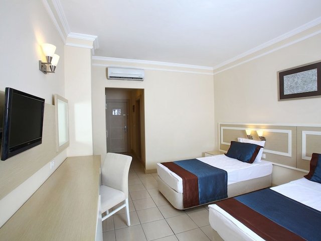 фото отеля Royal Arena Resort & Spa (ex. Litera Royal Marin Resort; Medesa; Blue Moon) изображение №17