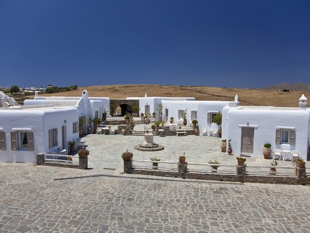 фото отеля Eleni's Village Suites изображение №1