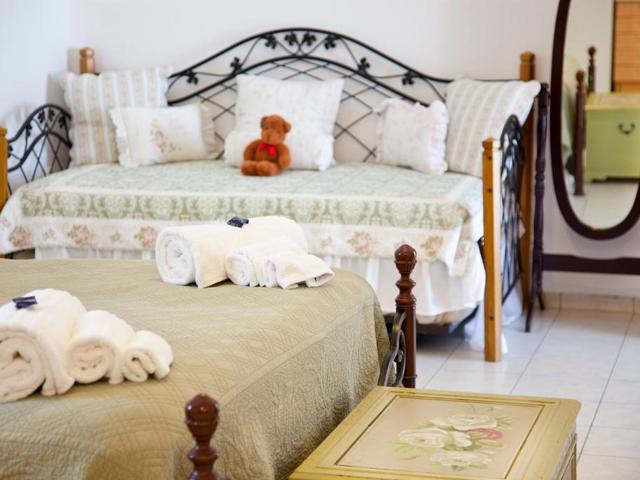 фотографии Eleni's Village Suites изображение №36