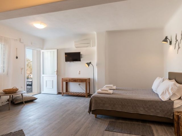 фото отеля Eleni's Village Suites изображение №21