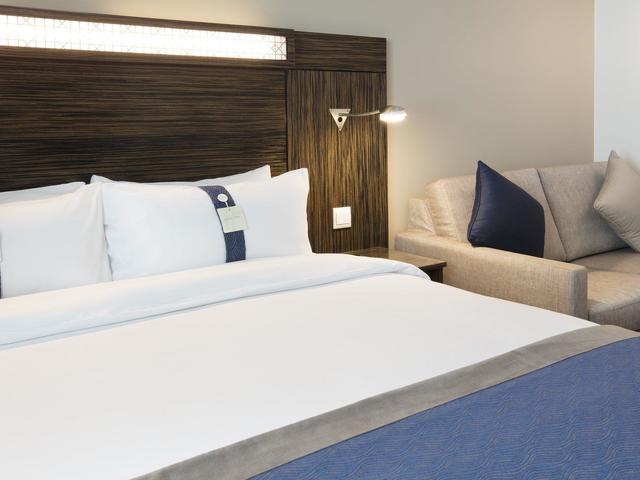 фото отеля Holiday Inn Express Dubai Jumeirah изображение №21
