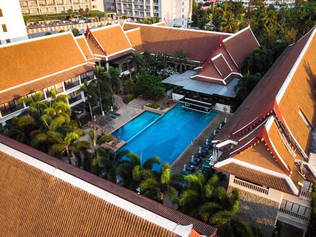 фото отеля Deevana Patong Resort & Spa изображение №41