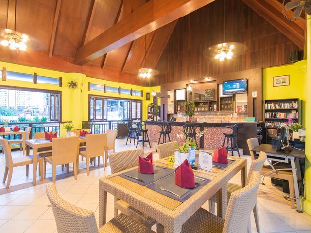 фотографии Deevana Patong Resort & Spa изображение №12