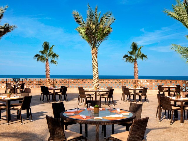 фото Sheraton Sharjah Beach Resort & Spa изображение №14