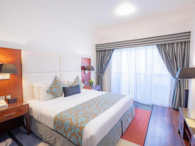 фото отеля Golden Sands (ex. Ramada Hotel & Suites Sharjah) изображение №21