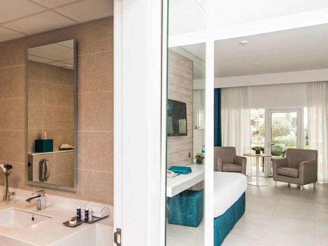 фото отеля Al Habtoor Grand Resort, Autograph Collection (ex. Habtoor Grand Resort & Spa) изображение №85