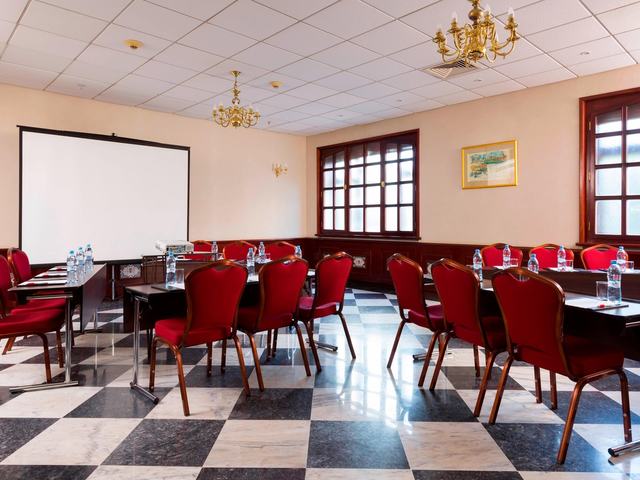 фото отеля Сафмар Тверская Москва (ex. Марриотт Тверская) изображение №17