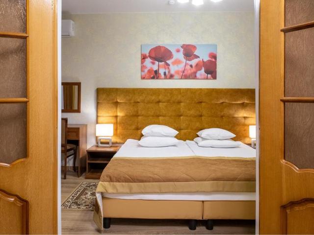 фото отеля Corsa Vita (ex. Гостиница На Улице 1905 Года) изображение №25