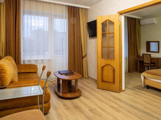 фотографии отеля Corsa Vita (ex. Гостиница На Улице 1905 Года) изображение №3