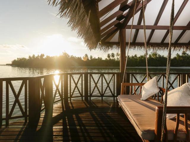 фото Medhufushi Island Resort изображение №10