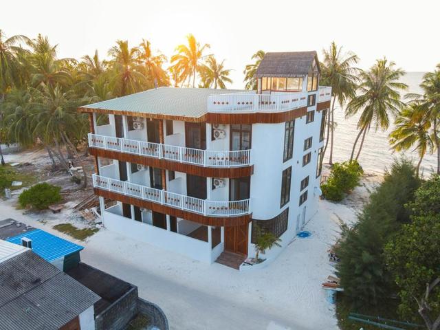 фото отеля Heron Beach & Spa изображение №1