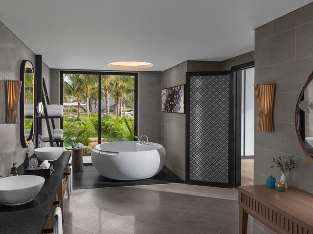фото отеля Crowne Plaza Phu Quoc Starbay, an IHG изображение №49