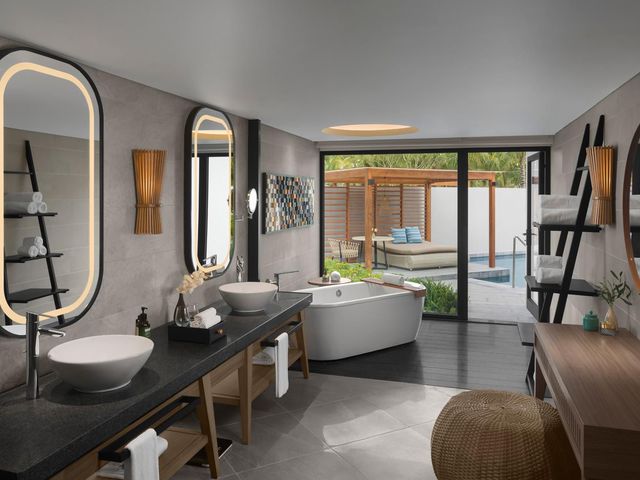 фотографии отеля Crowne Plaza Phu Quoc Starbay, an IHG изображение №43